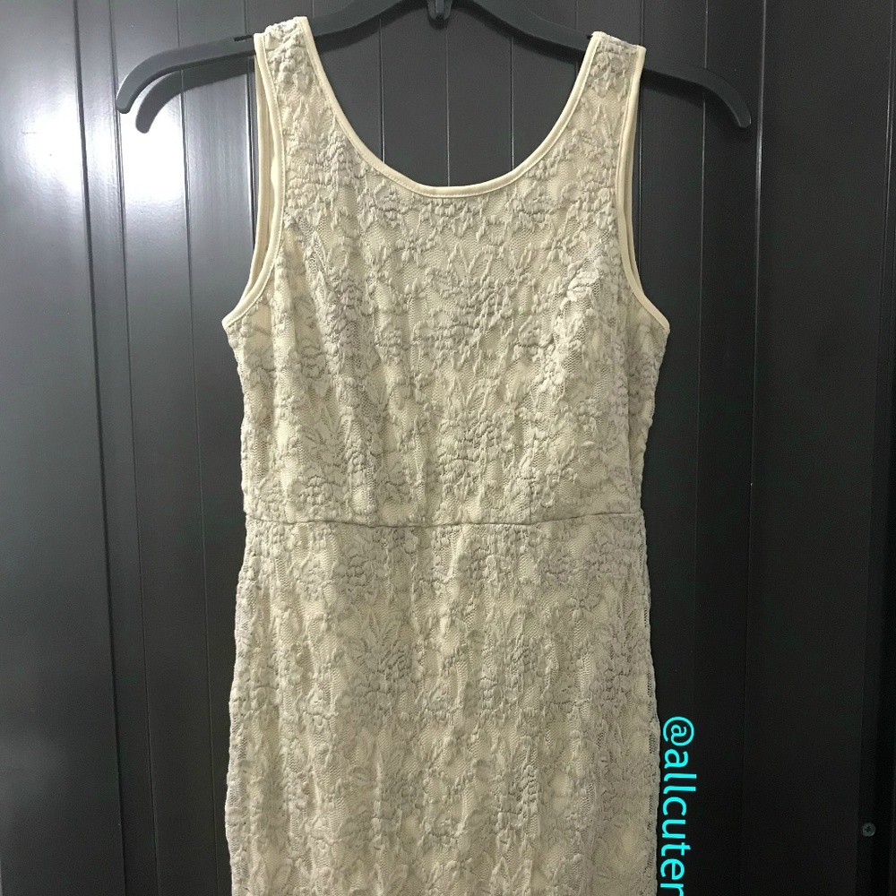 Timing Lace Dress with Bow on Back Size M